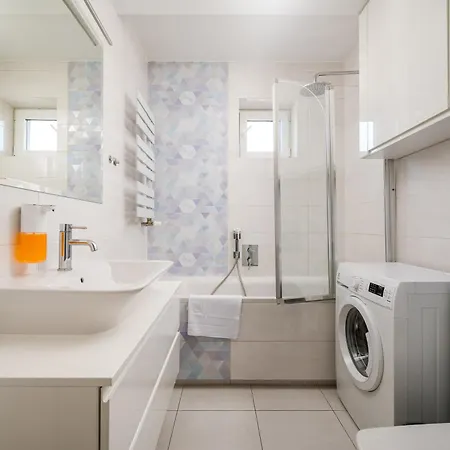Bielany Spacious By Bookinghost Apartment *