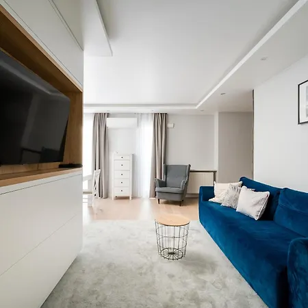 Bielany Spacious By Bookinghost Apartment Warschau