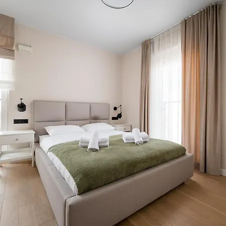 Bielany Spacious By Bookinghost *